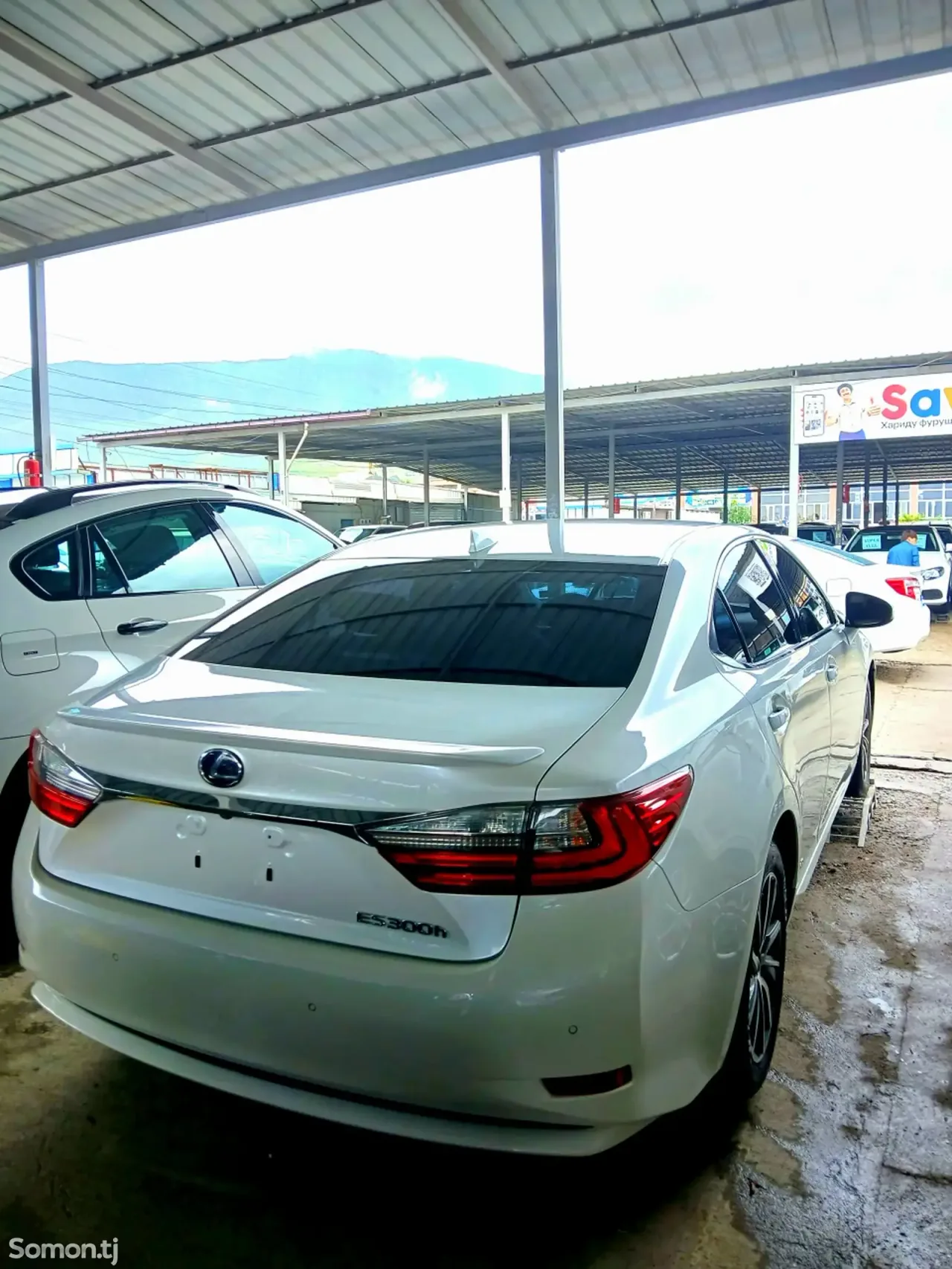 Lexus ES series 2016 · 2.5 AT