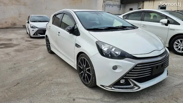 Toyota Aqua 2015 · 1.5 AT