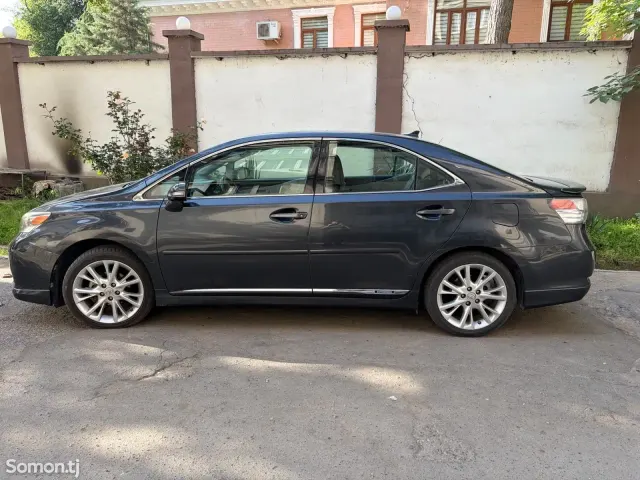 Lexus HS series 2010 · 2.5 AT