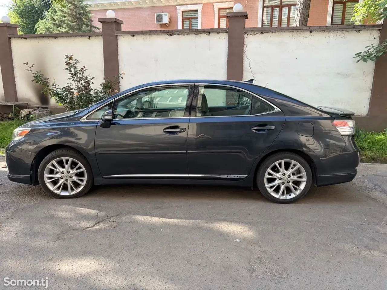 Lexus HS series 2010 · 2.5 AT