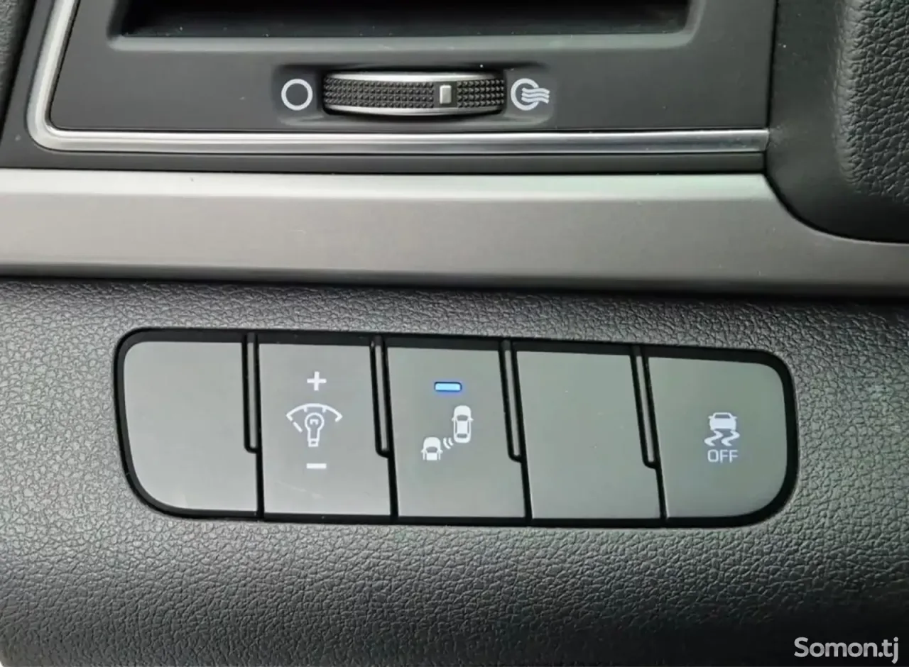 Hyundai Avante 2018 · 1.6 AT