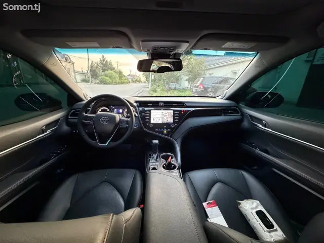 Toyota Camry 2018 · 2.5 AT