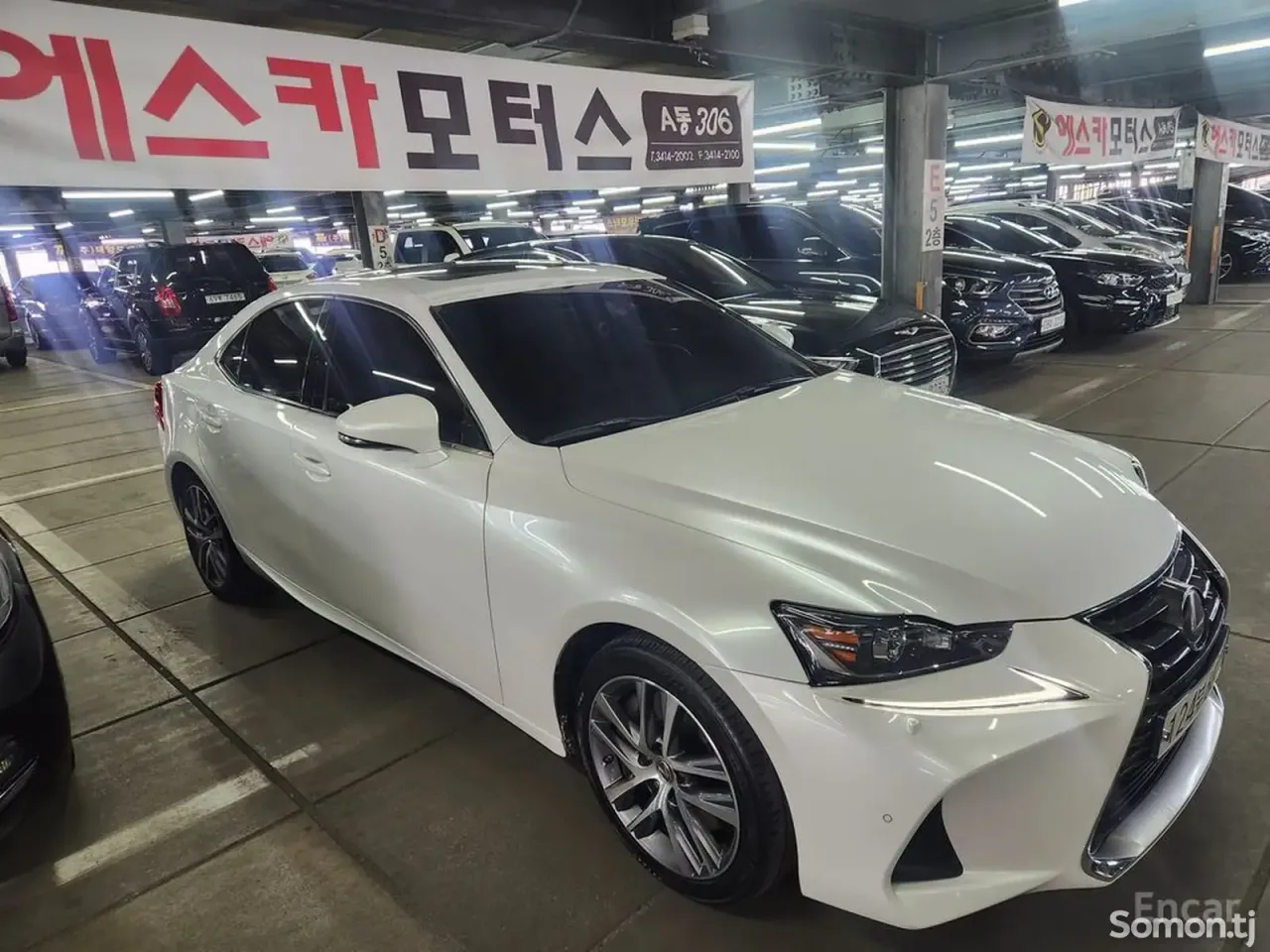 Lexus IS series 2018 · 2.0 AT