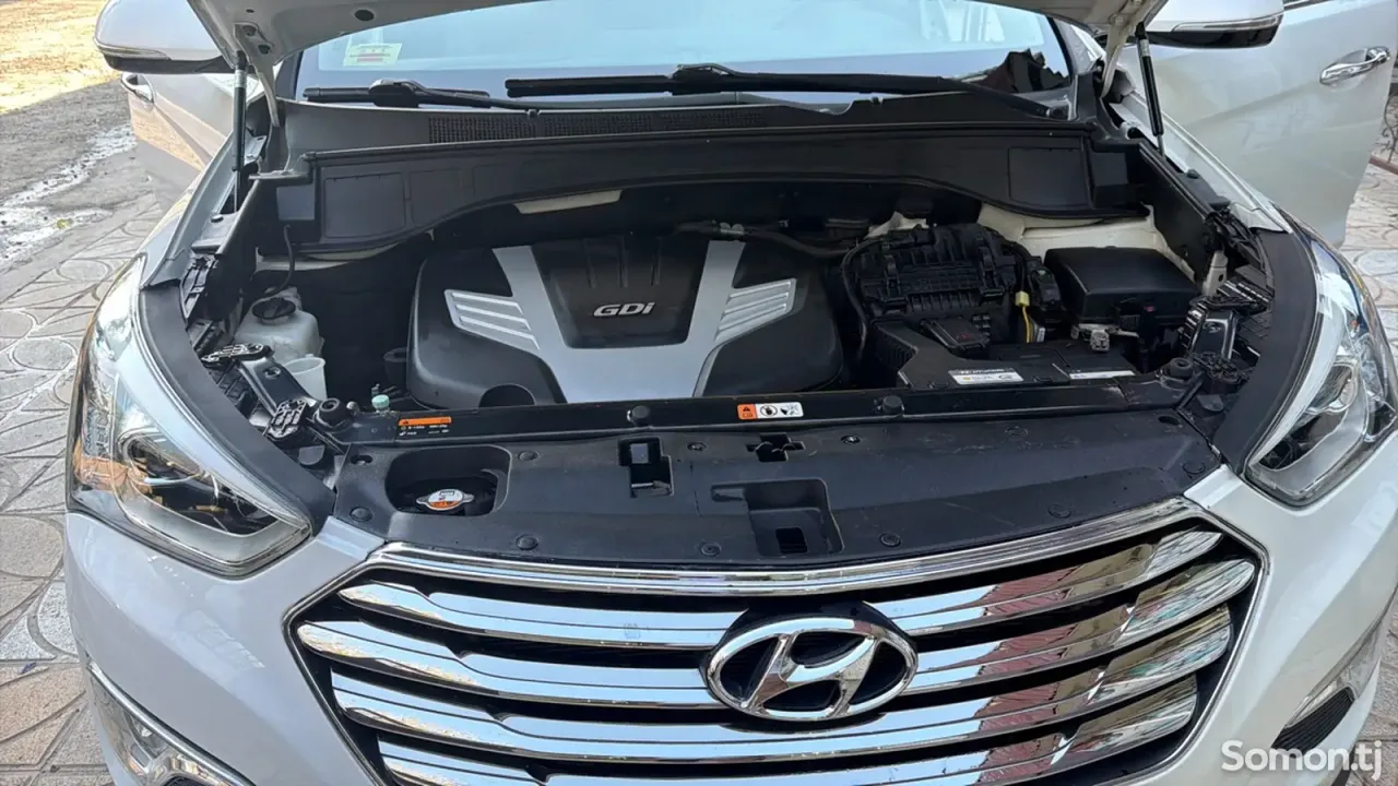 Hyundai Santa Fe 2015 · 3.3 AT