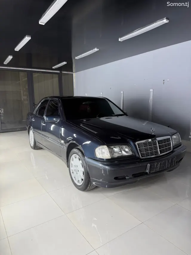 Mercedes-Benz C class 2000 · 1.8 MT