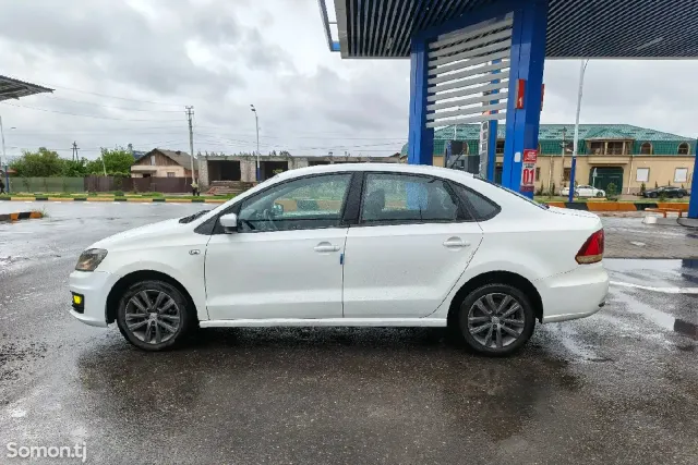 Volkswagen Polo 2019 · 1.6 AT