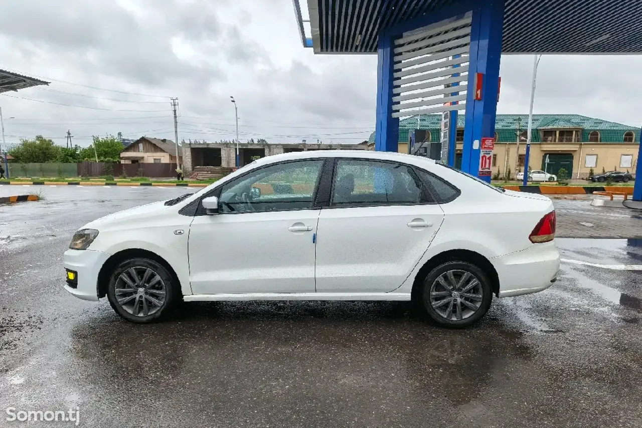 Volkswagen Polo 2019 · 1.6 AT