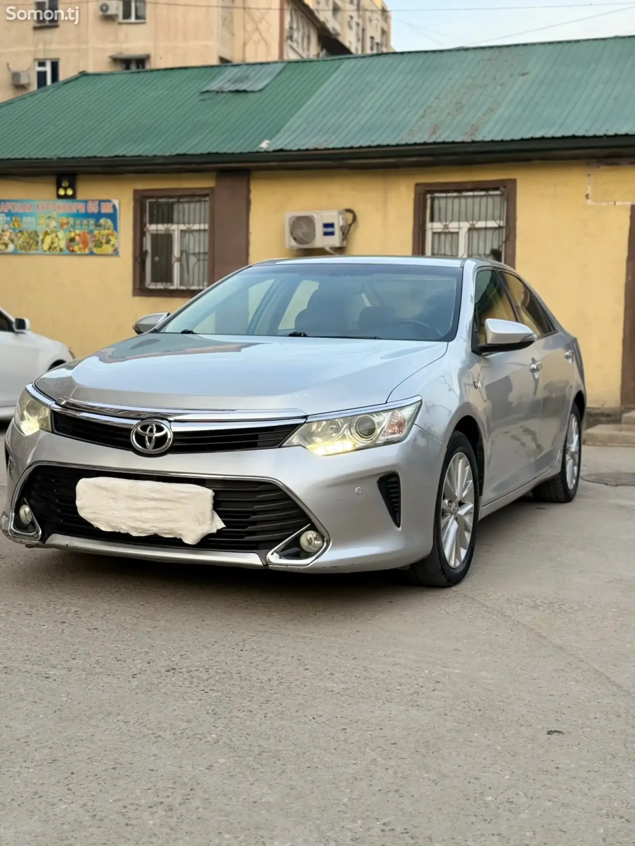 Toyota Camry 2016 · 2.5 AT