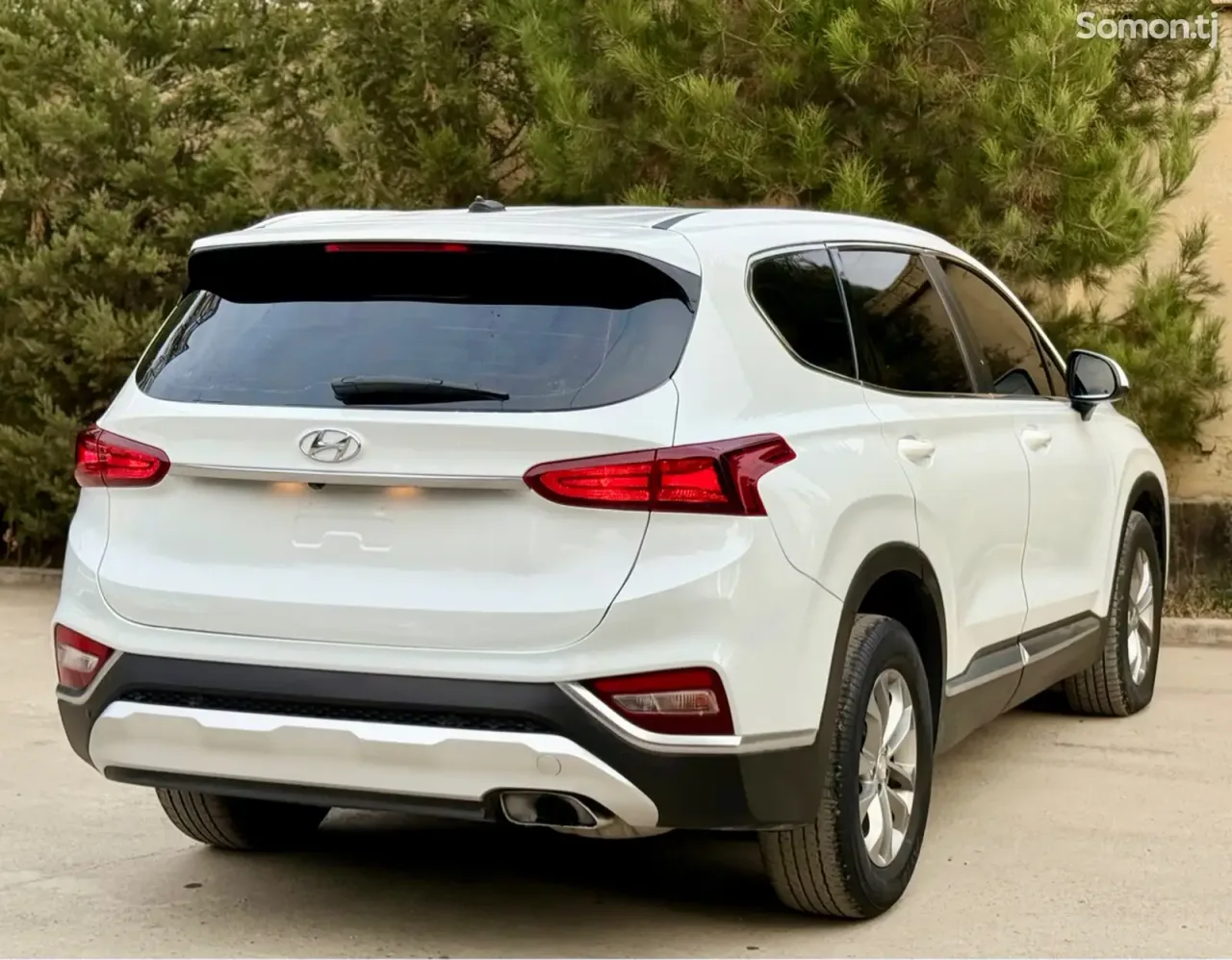 Hyundai Santa Fe 2019 · 2.4 AT