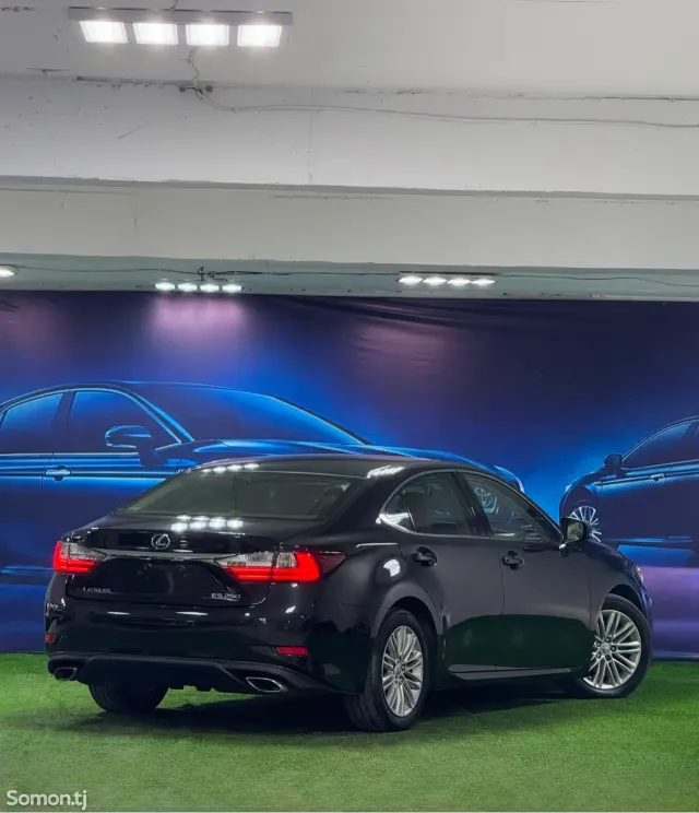 Lexus ES series 2016 · 2.5 AT