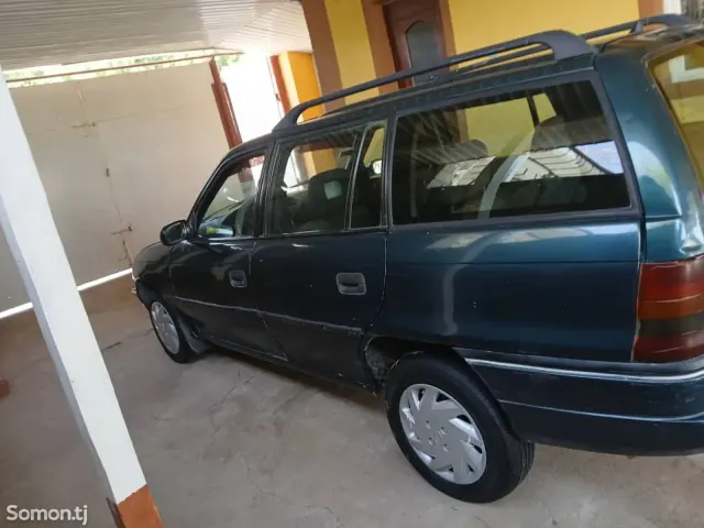 Opel Astra F 1997 · 1.6 MT