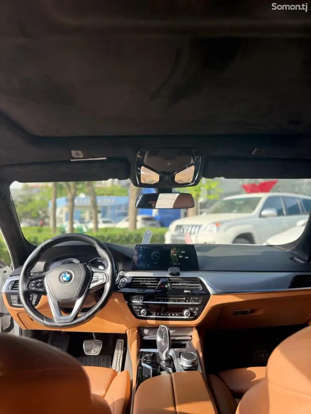 BMW 5 series 2018 · 2.0 AT