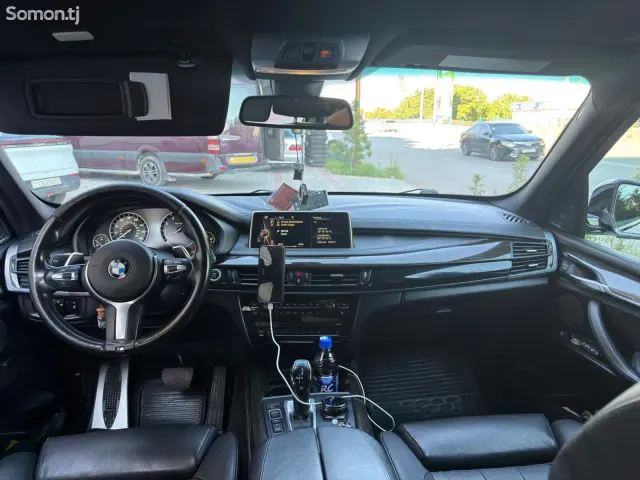 BMW X5 2016 · 4.4 AT