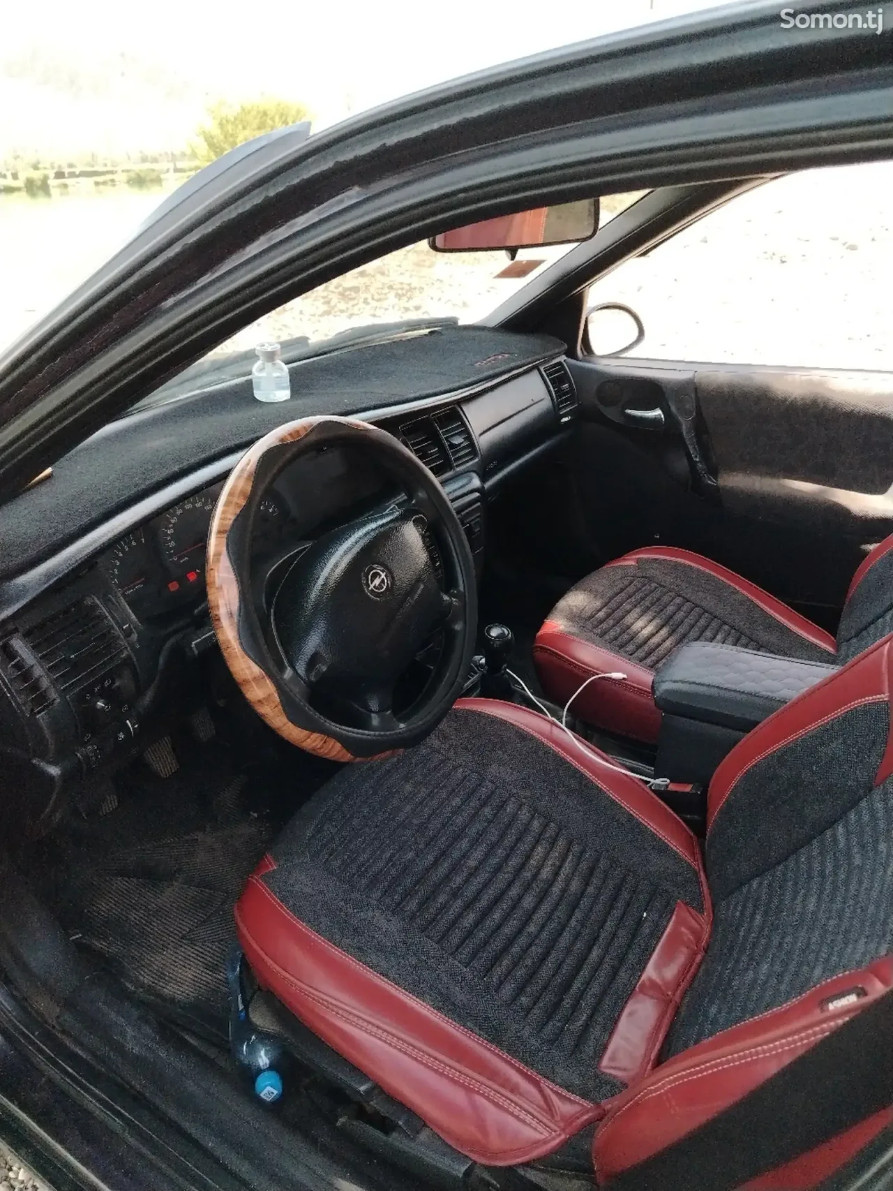 Opel Vectra B 1996 · 1.6 MT