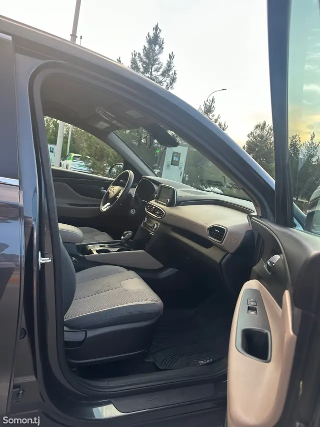 Hyundai Santa Fe 2020 · 2.4 AT
