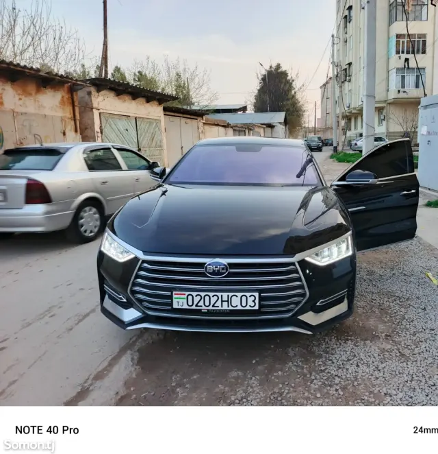 BYD E9 2021 · AT