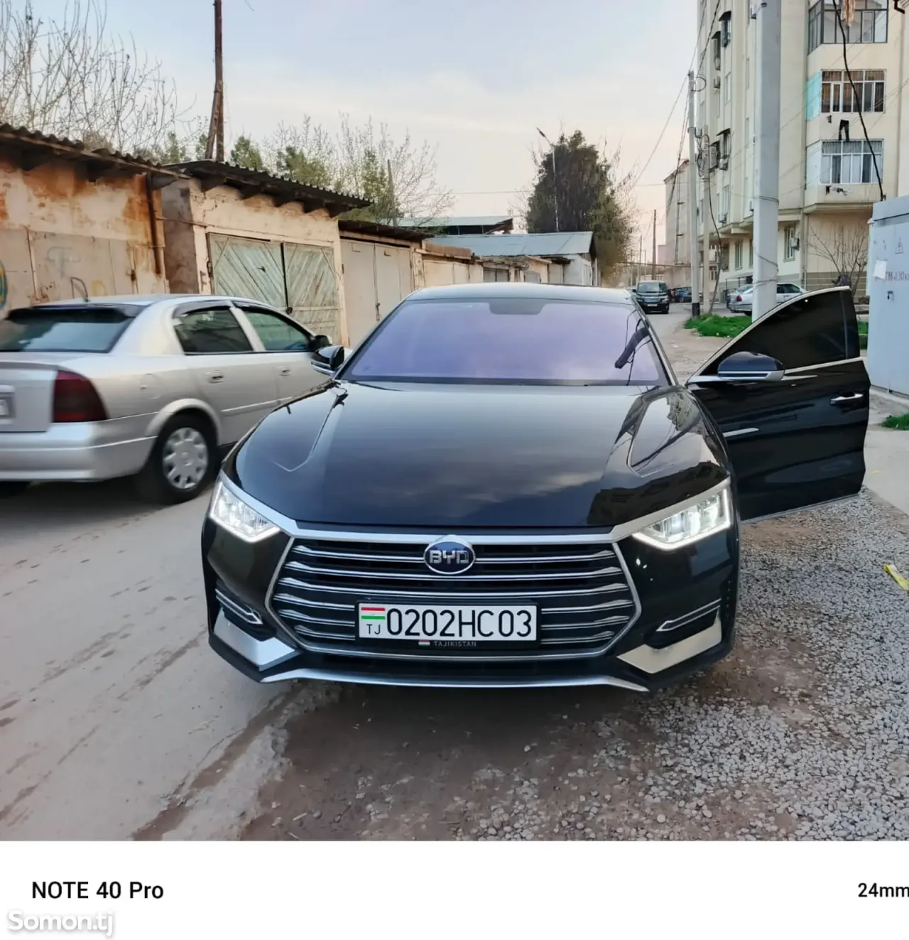 BYD E9 2021 · AT