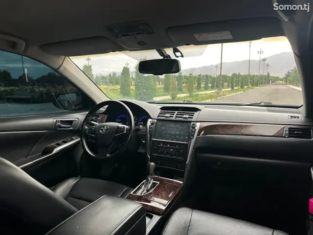 Toyota Camry 2017 · 2.5 AT