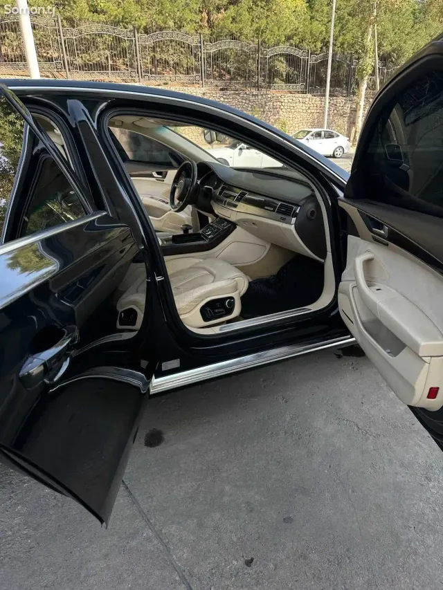 Audi A8 2013 · 3.0 AT