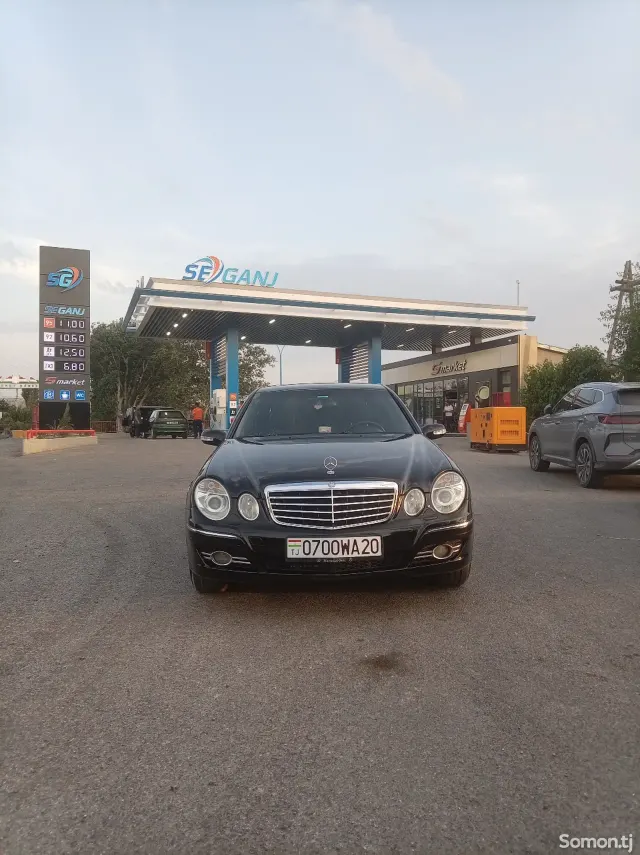 Mercedes-Benz E class 2002 · 2.4 AT