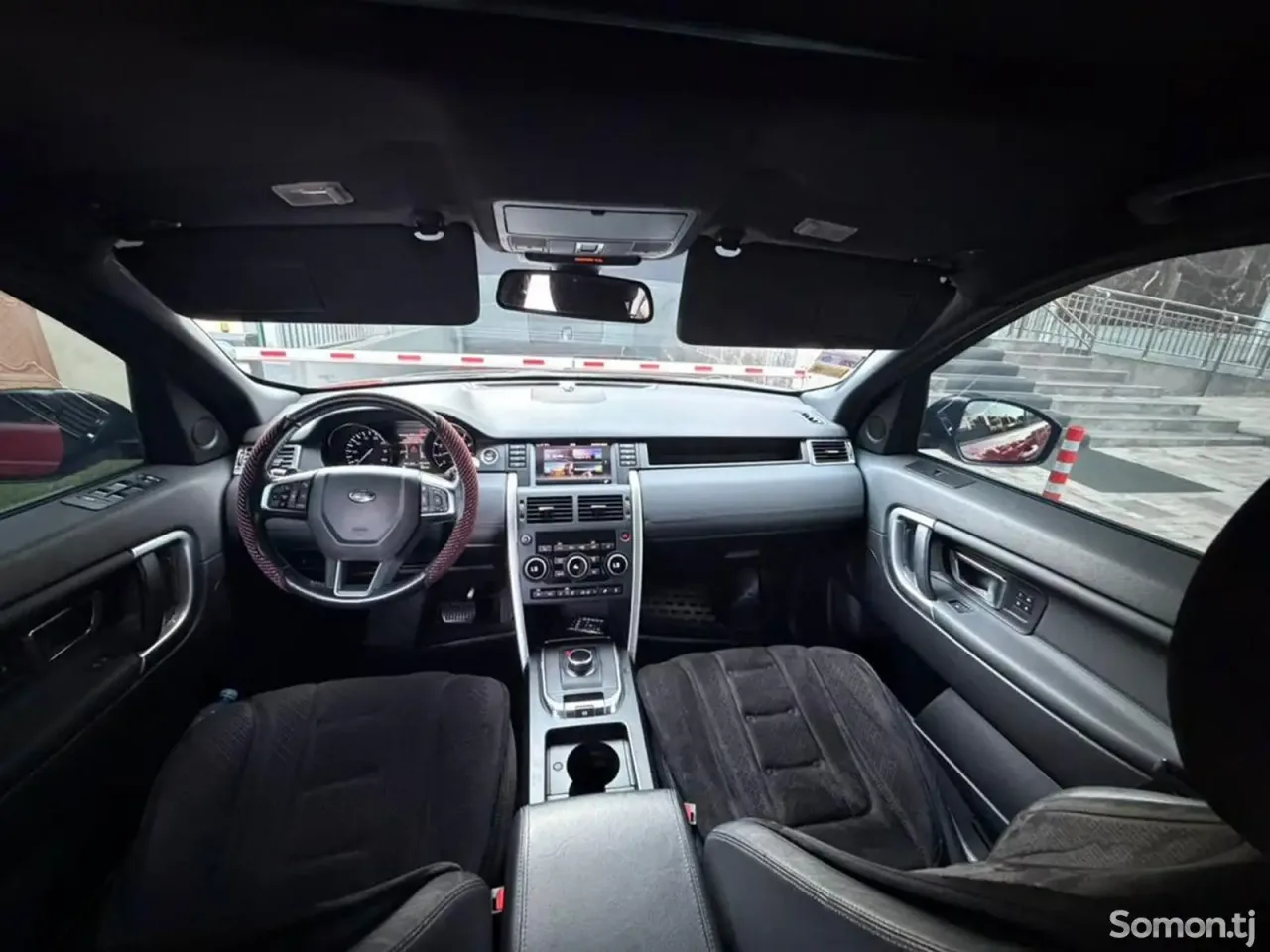 Land Rover Discovery 2016 · 2.0 AT