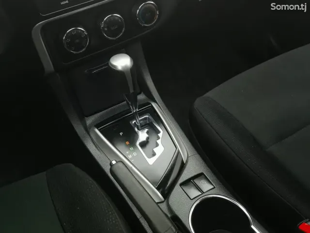 Toyota Corolla 2018 · 1.2 AT