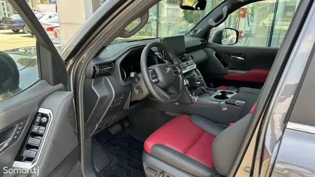 Toyota Land Cruiser 2025 · 3.5 AT
