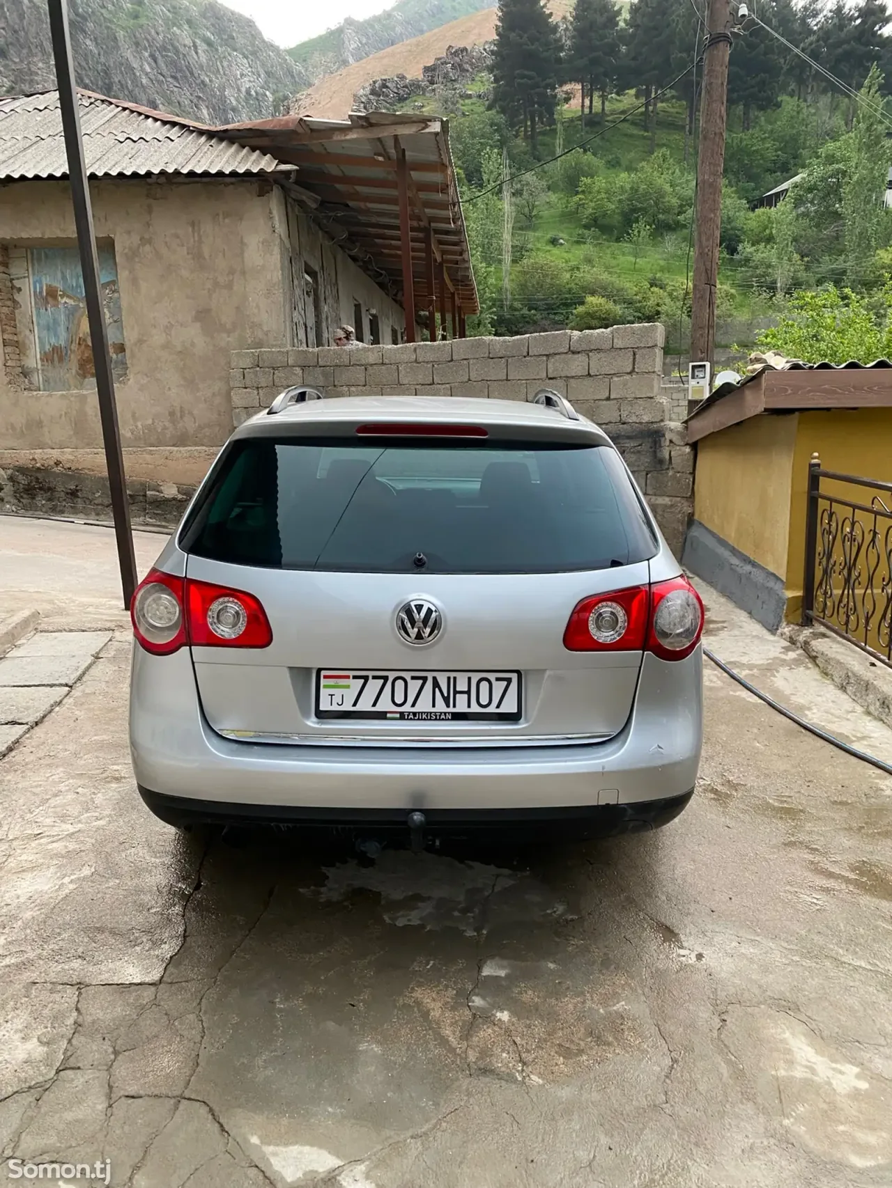 Volkswagen Passat 2006 · 2.0 MT