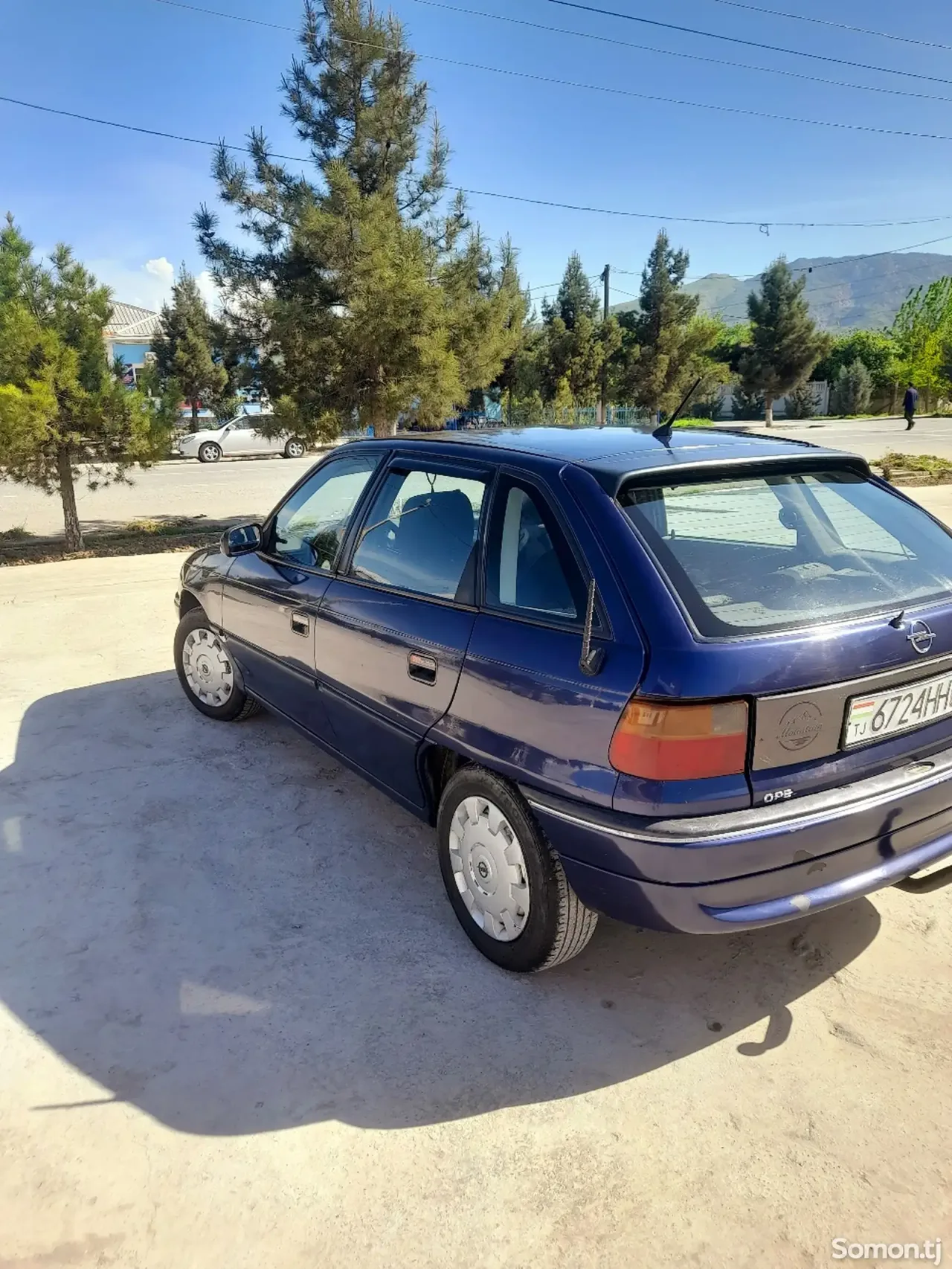 Opel Astra F 1993 · 1.6 MT