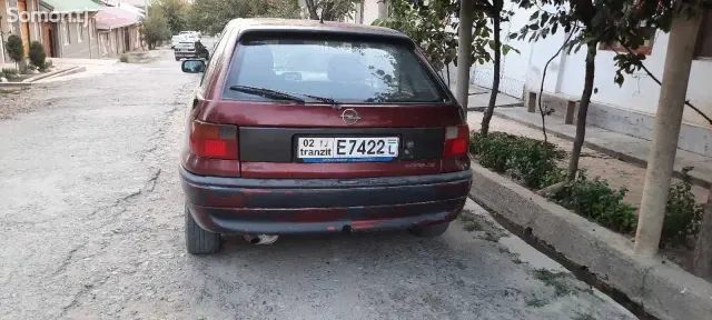 Opel Astra F 1995 · 1.6 MT
