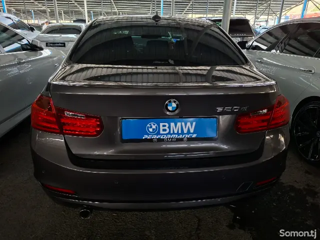 BMW 3 series 2015 · 2.0 AT