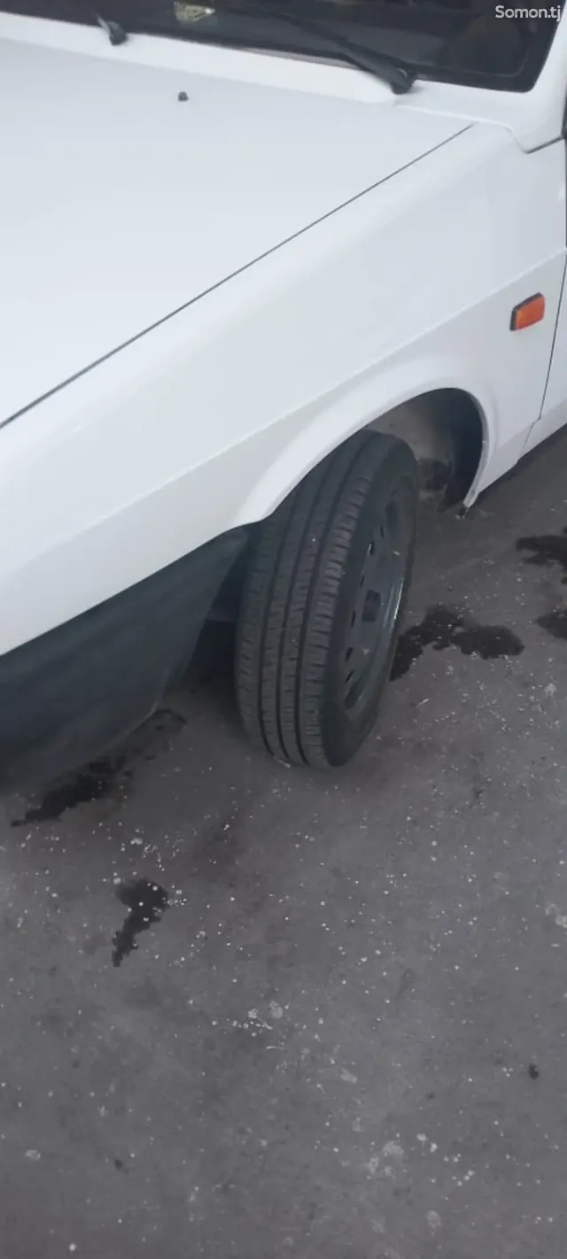 Lada (ВАЗ) 2109 1999 · 1.6 MT