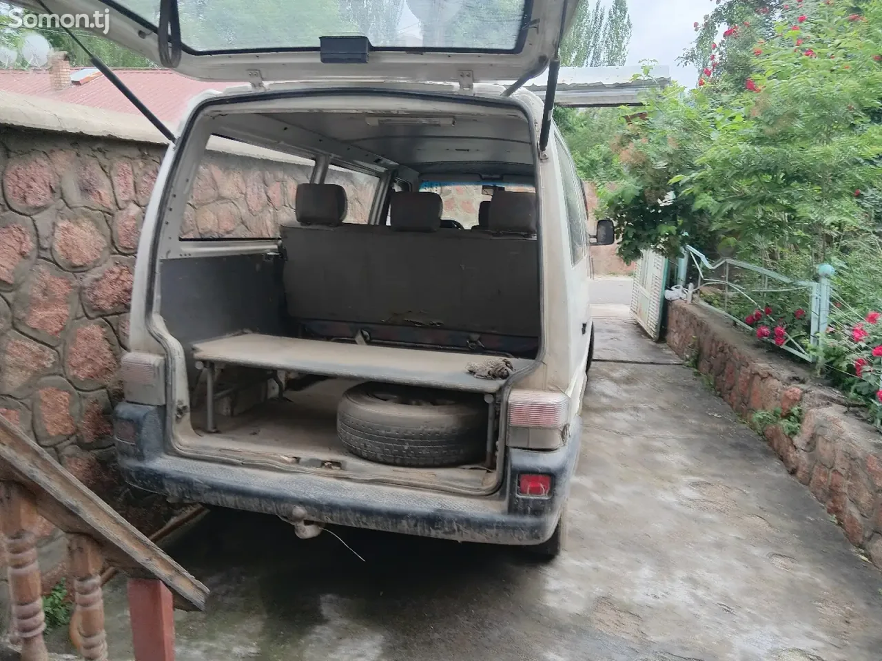 Volkswagen Tavendor 2000 · 2.5 MT