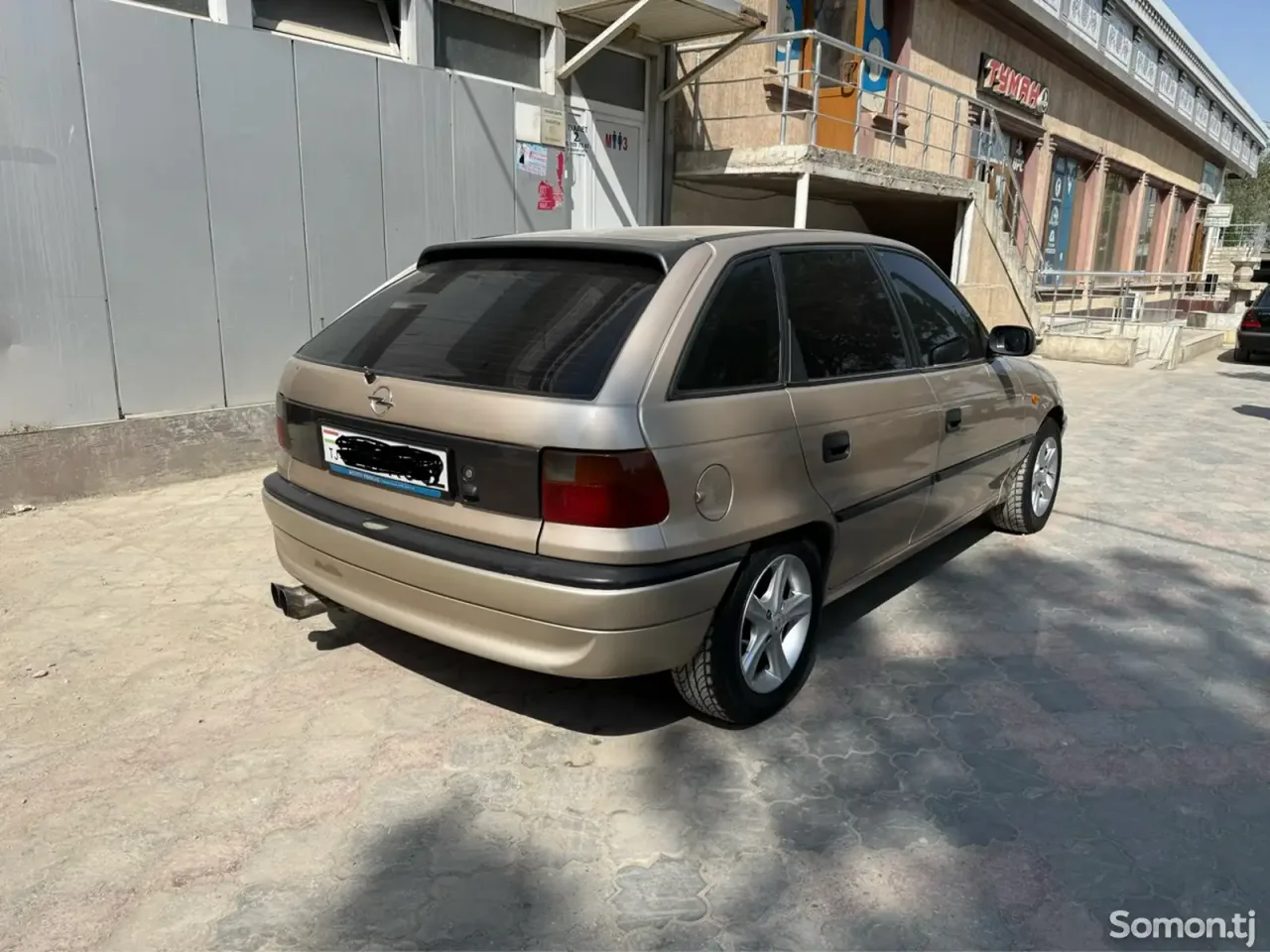 Opel Astra F 1998 · 1.6 AT
