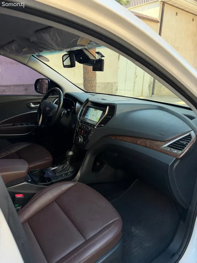Hyundai Santa Fe 2016 · 2.0 AT