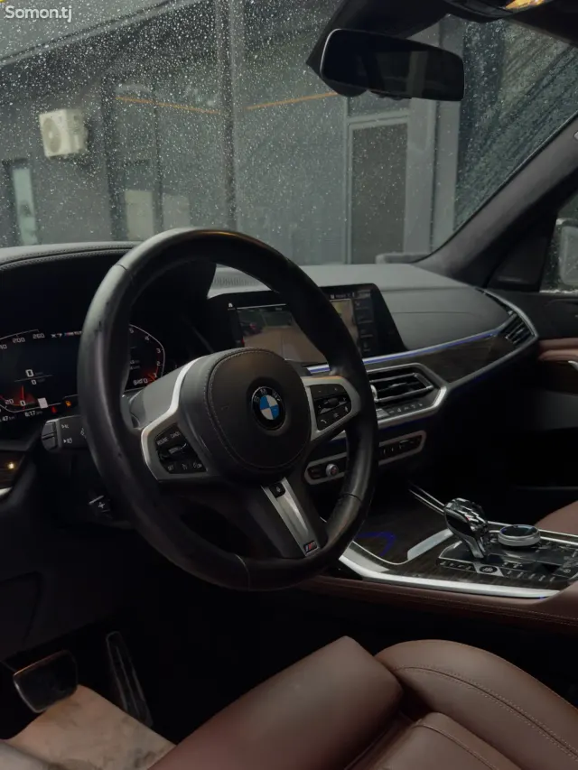 BMW X7 2022 · 4.4 AT