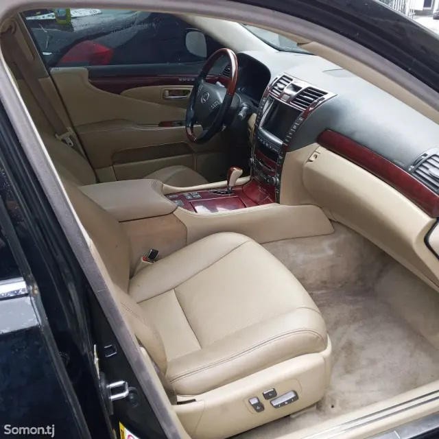 Lexus LS series 2008 · 4.6 AT