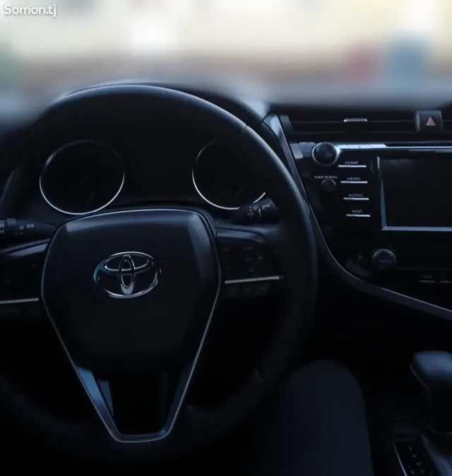 Toyota Camry 2020 · 2.5 AT