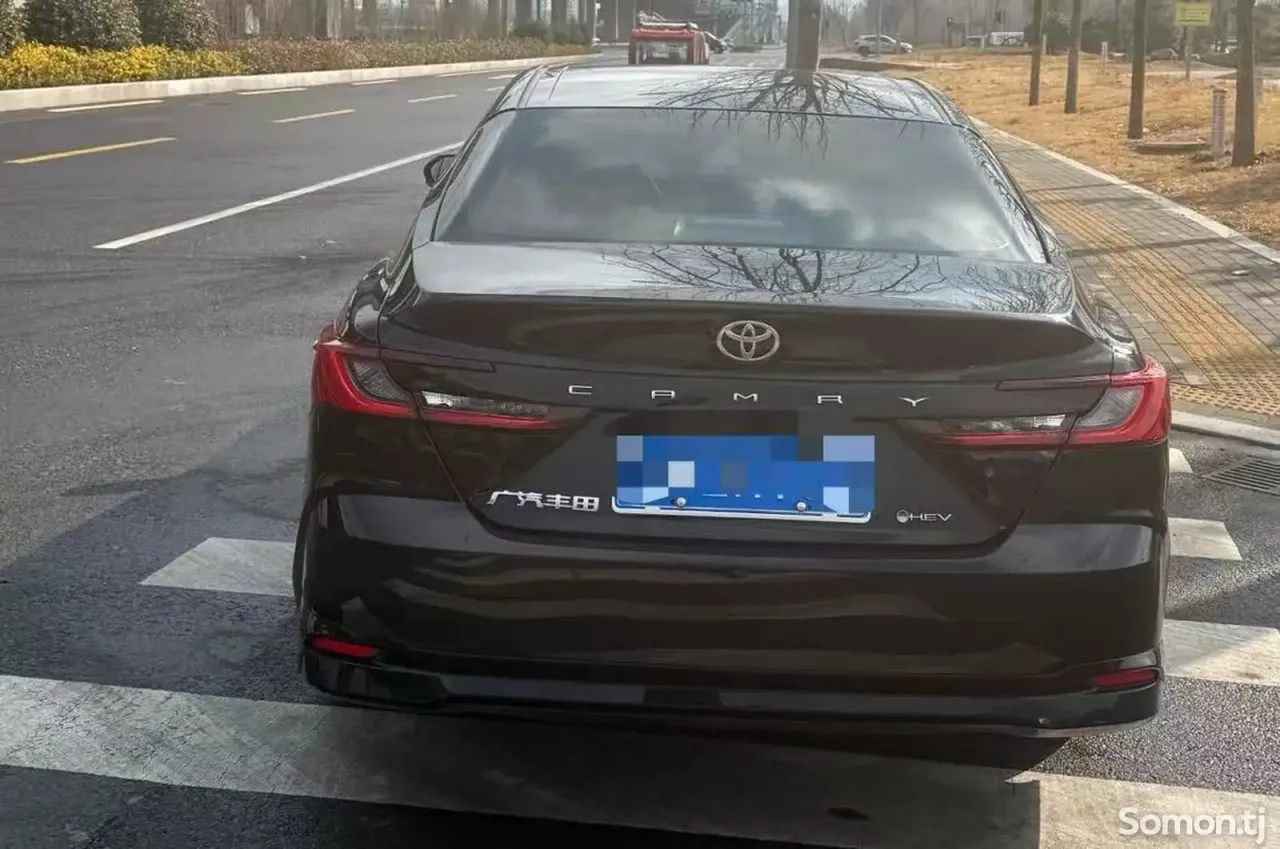 Toyota Camry 2025 · 2.0 AT