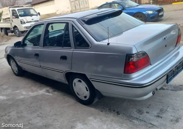 Daewoo Nexia 1995 · 1.6 MT