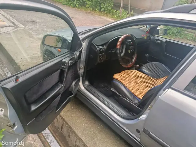 Opel Astra G 2000 · 1.6 MT