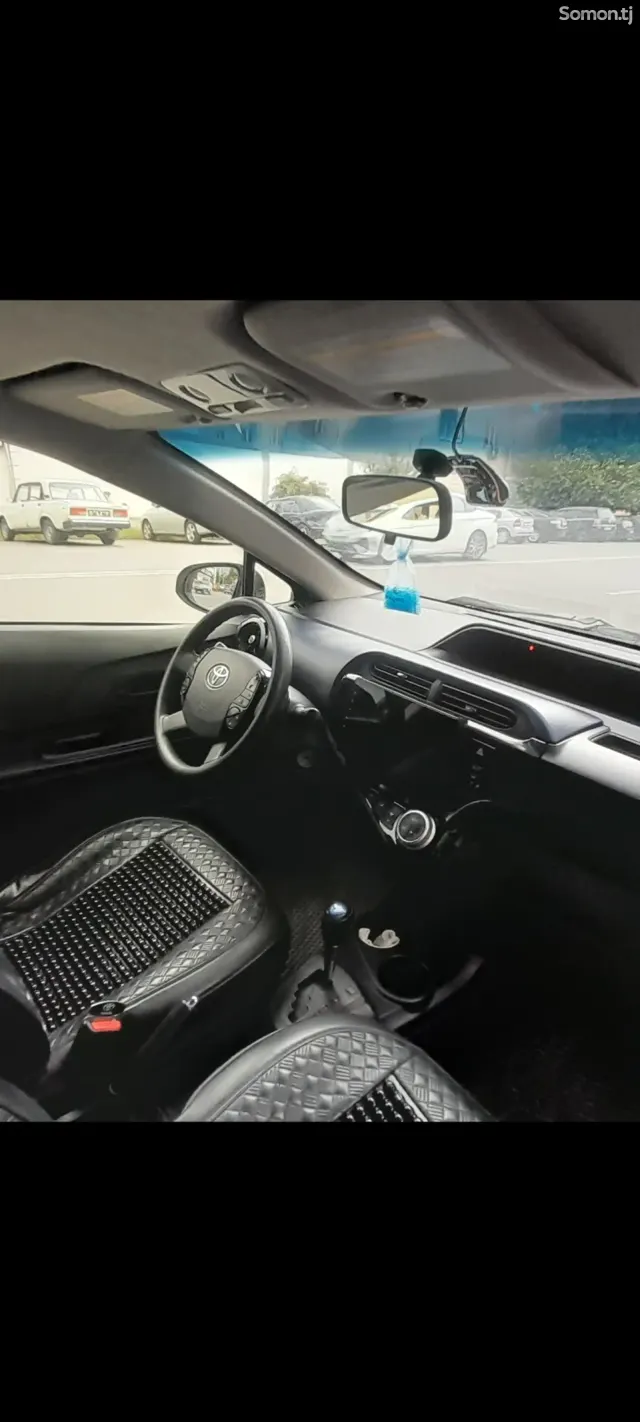 Toyota Aqua 2016 · 1.5 AT