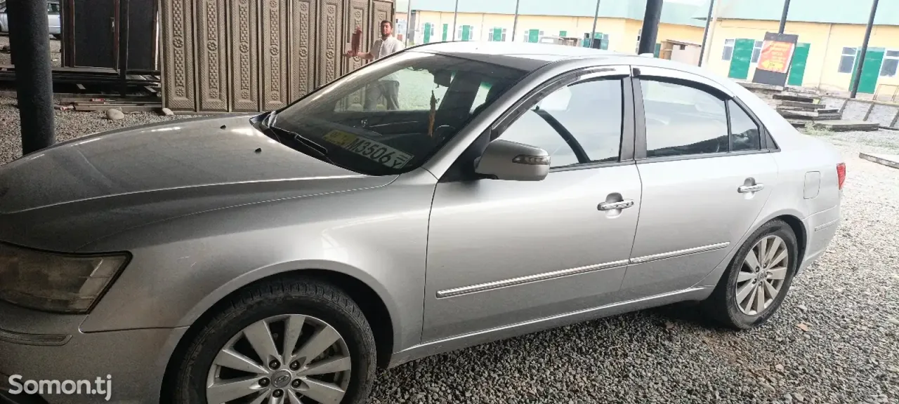 Hyundai Sonata 2010 · 2.0 AT