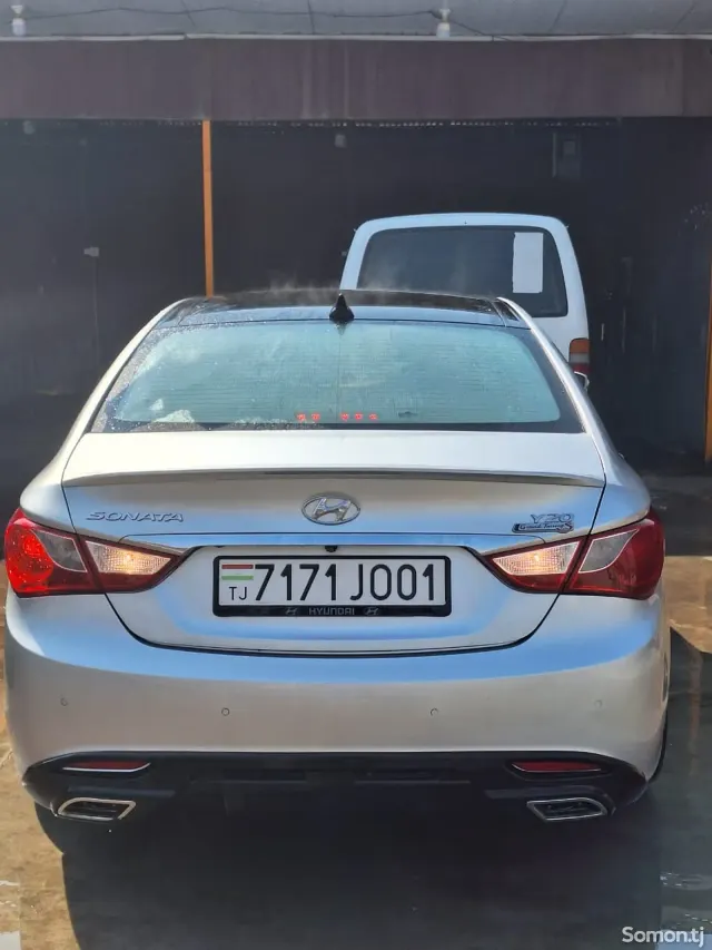Hyundai Sonata 2011 · 2.0 AT