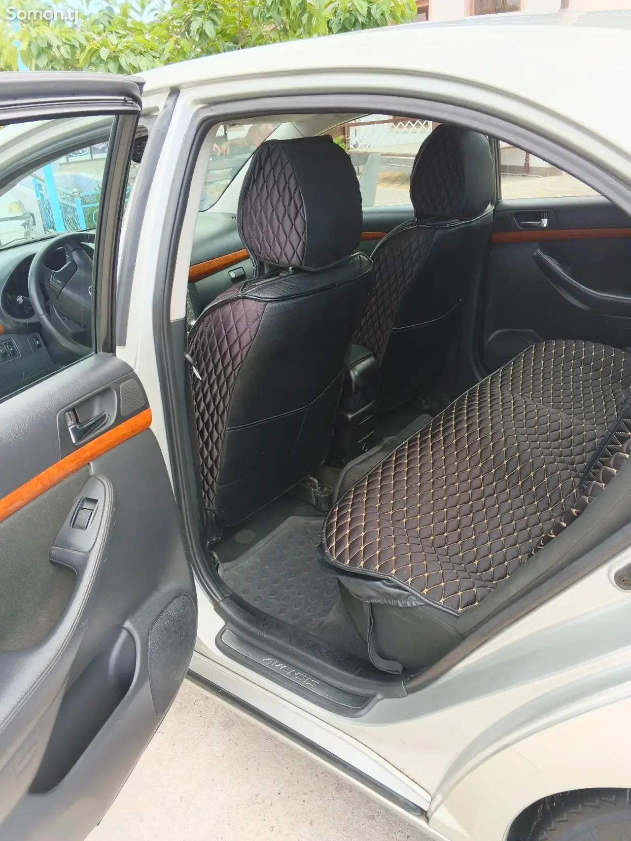 Toyota Avensis 2006 · 6.5 MT