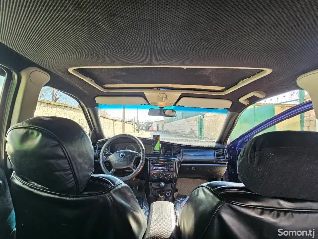 Opel Vectra B 1995 · 1.6 MT