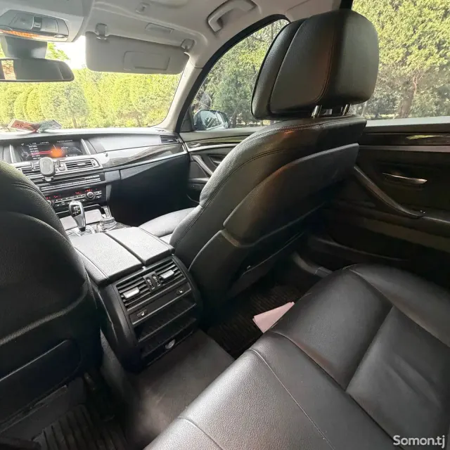 BMW 5 series 2015 · 2.0 AT