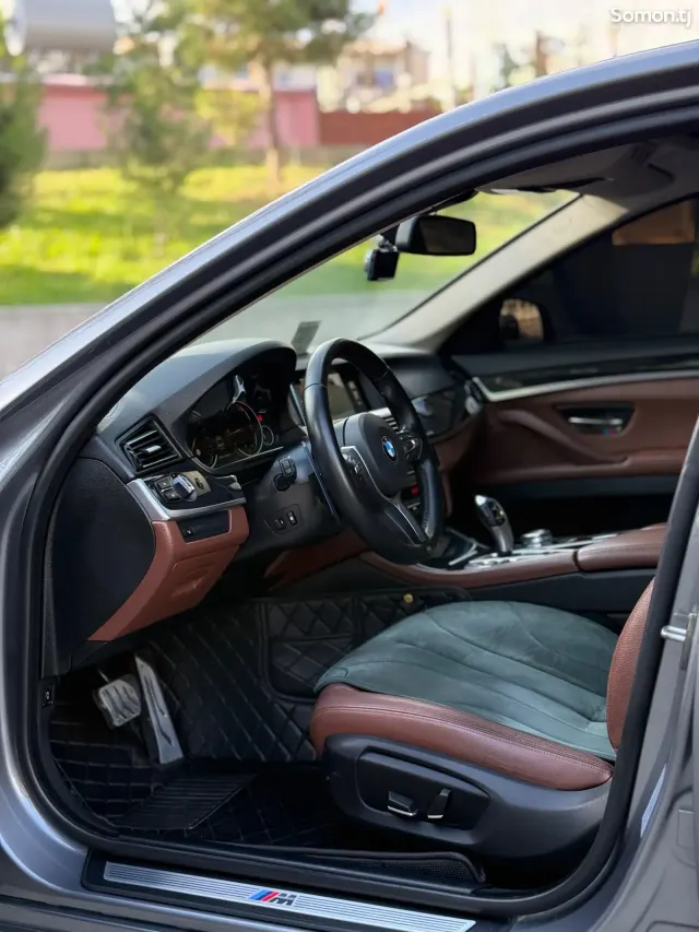 BMW 5 series 2016 · 2.0 AT