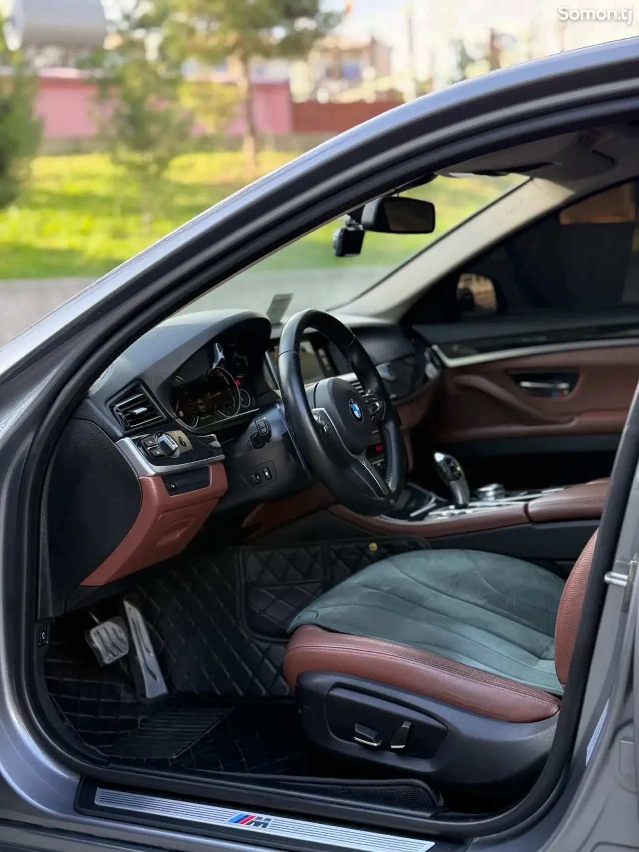 BMW 5 series 2016 · 2.0 AT