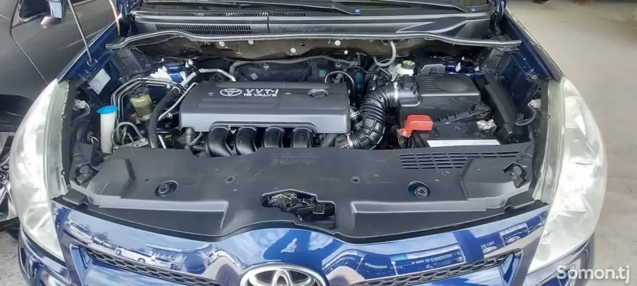 Toyota Corolla Verso 2006 · 1.8 MT